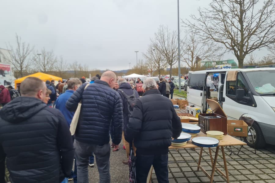 Flohmarkt Landshut: Marktstände bei SR-Märkte